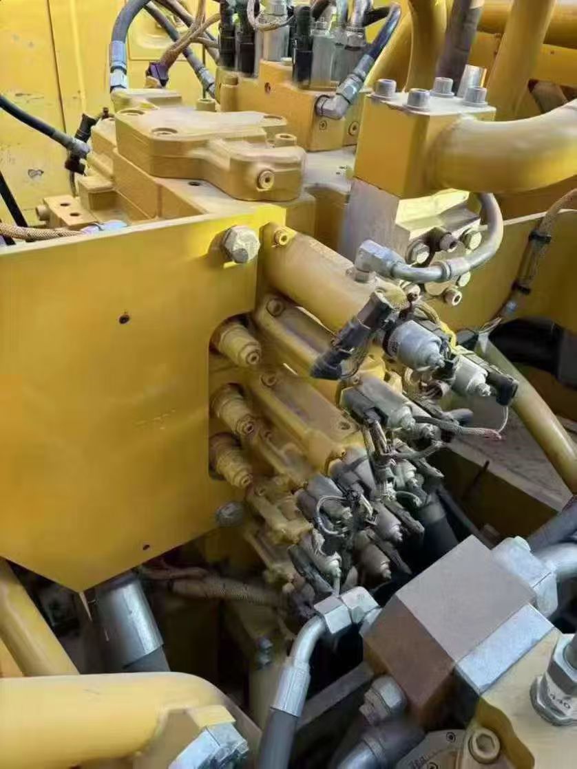 Used Caterpillar CAT 395 Ultra-Large Hydraulic Excavator – Only 606 Hours