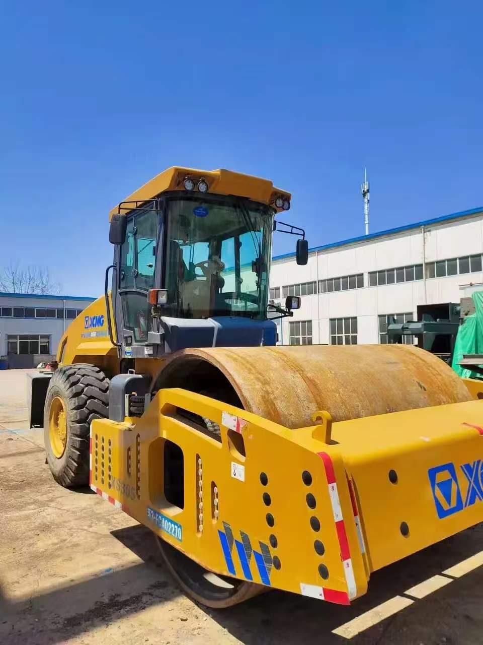 Used XCMG XS335 Vibratory Road Roller 2019 – 33-Ton Class, 1609 Hours