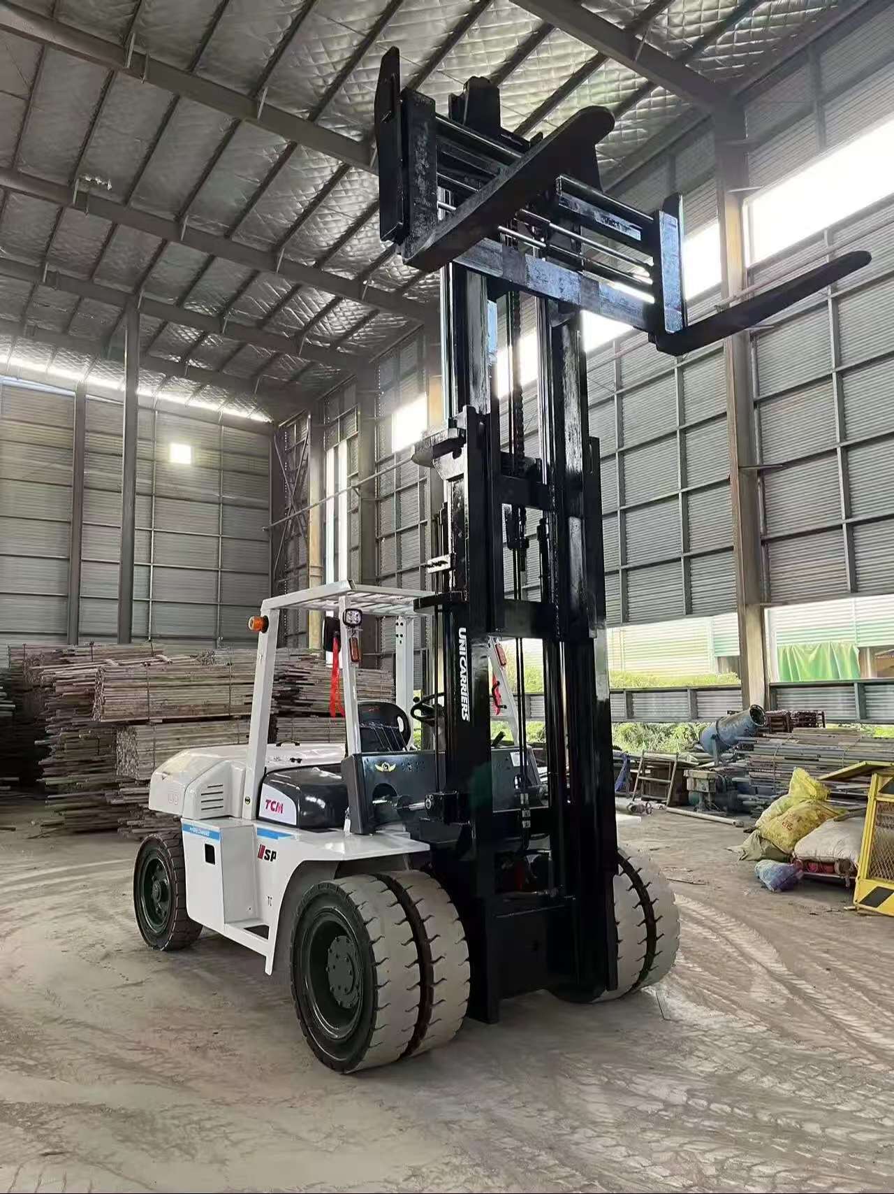 Used TCM 10-Ton Diesel Forklift 2020 – Japan Import, 3-Stage Mast + Side Shifter, 2339 Hours