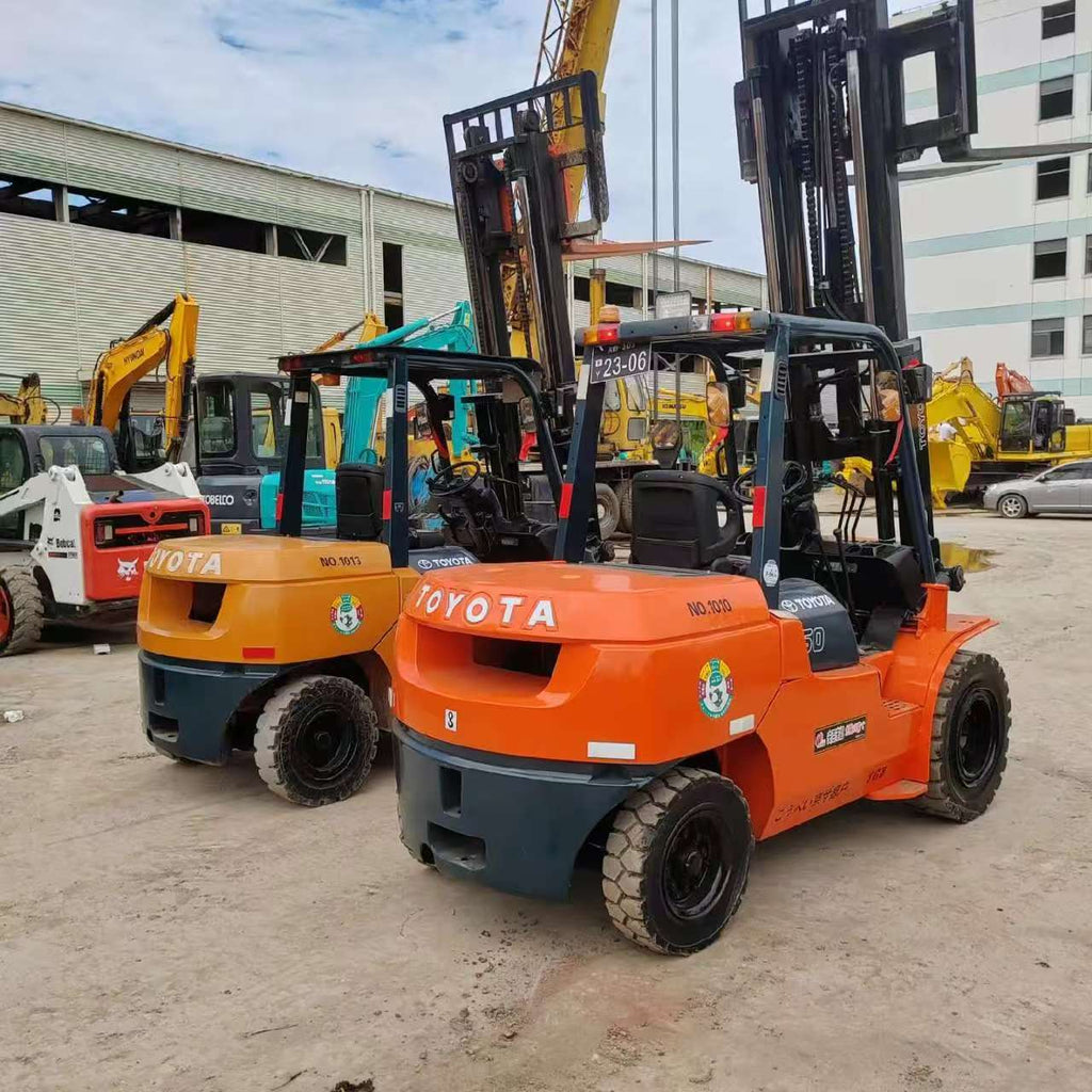 Used Toyota 5-Ton Diesel Forklift 2020 – Japan Import, 3-Stage Mast, 1876 Hours