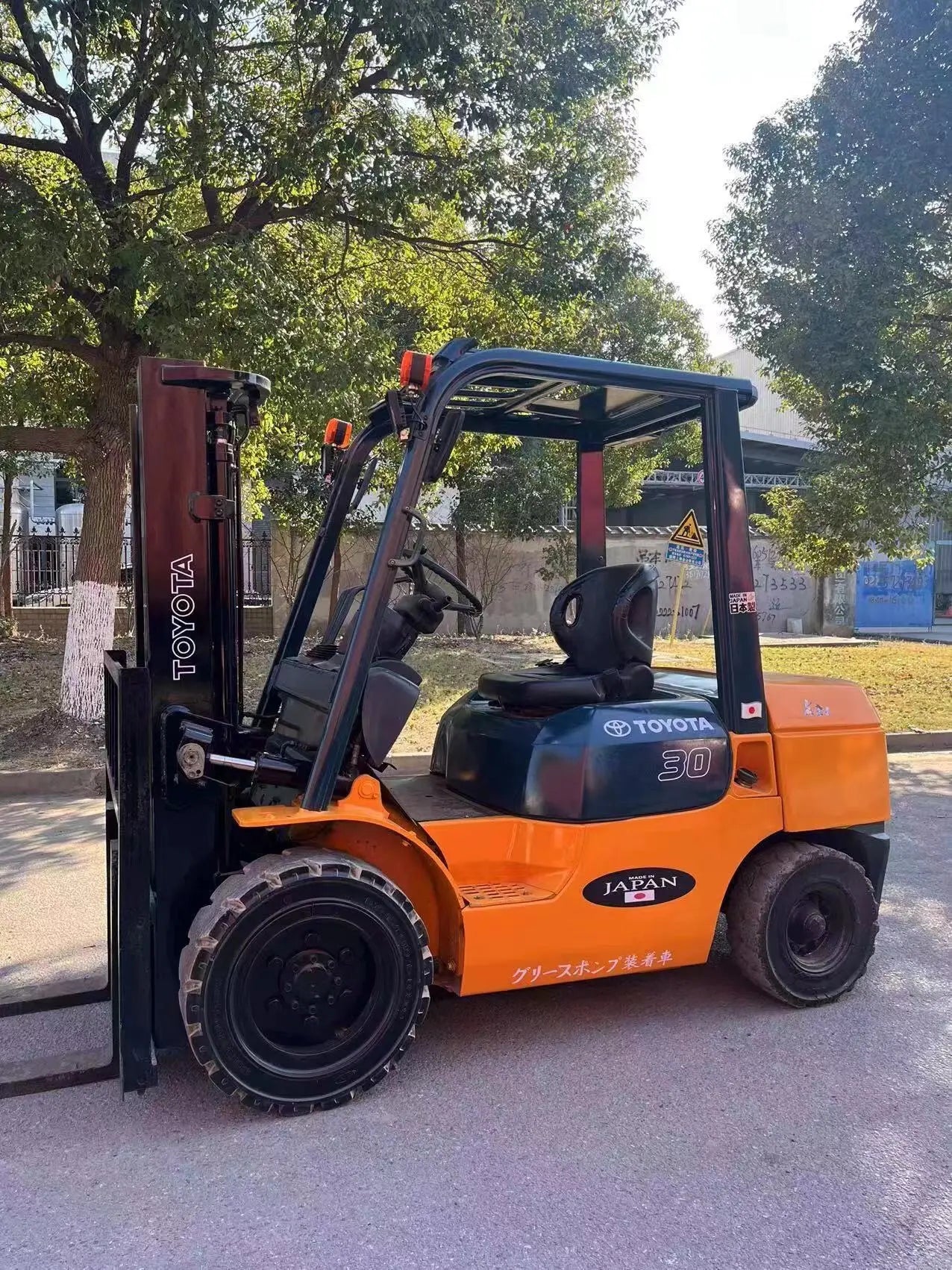 Used Toyota 3-Ton Diesel Forklift 2019 – Japan Import, 3-Stage Mast, 2879 Hours