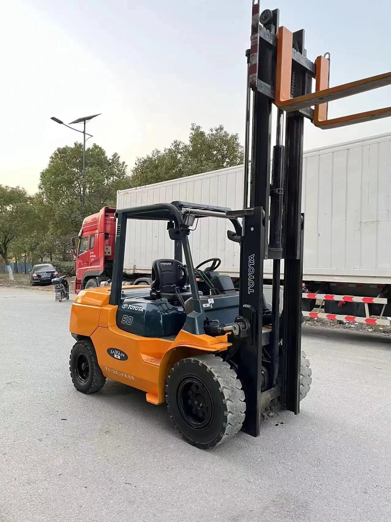 Used Toyota 5-Ton Diesel Forklift 2020 – Japan Import, 3-Stage Mast, 1876 Hours