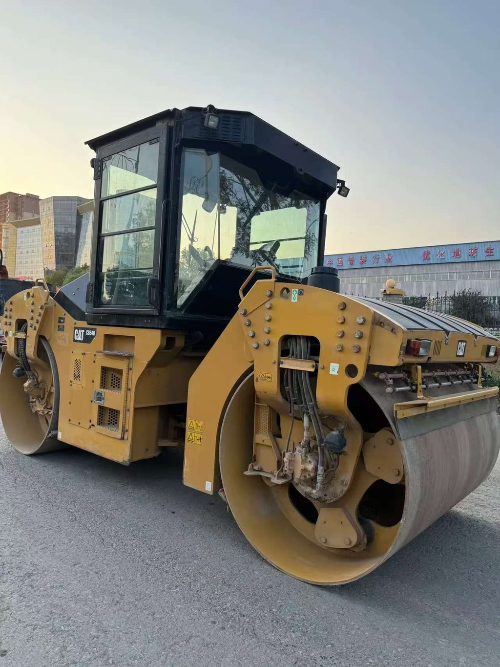 Used Caterpillar CAT CB64B Tandem Vibratory Roller 2016