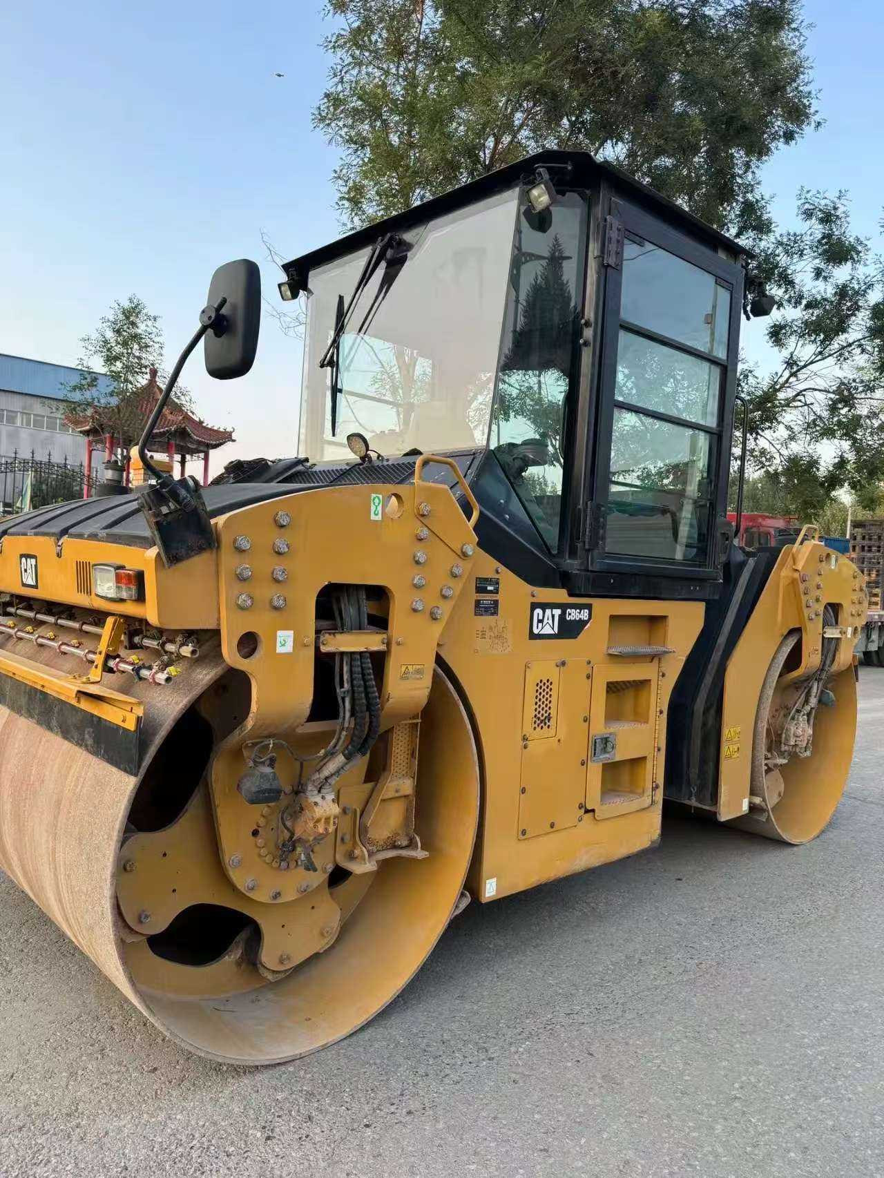 Used Caterpillar CAT CB64B Tandem Vibratory Roller 2016