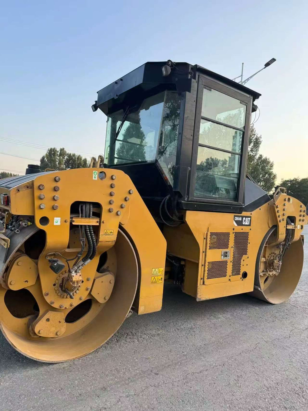 Used Caterpillar CAT CB64B Tandem Vibratory Roller 2016
