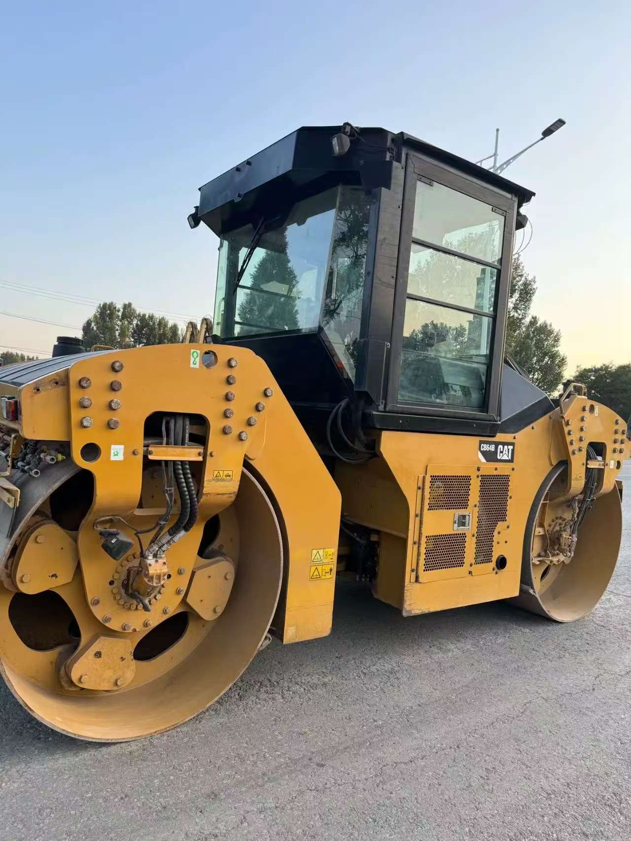 Used Caterpillar CAT CB64B Tandem Vibratory Roller 2016