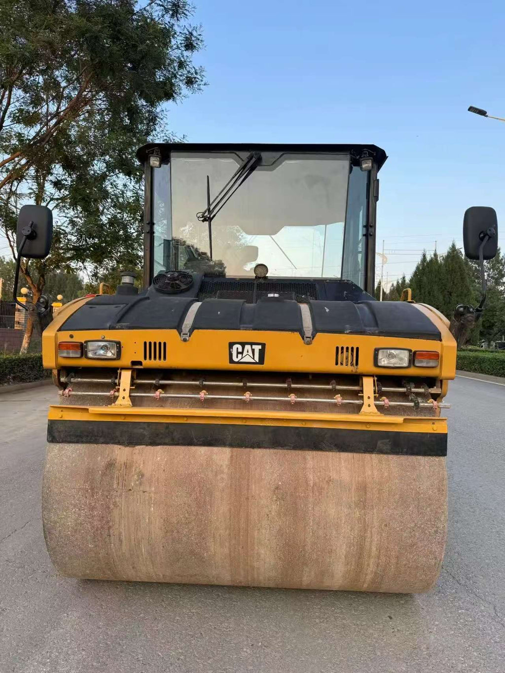 Used Caterpillar CAT CB64B Tandem Vibratory Roller 2016